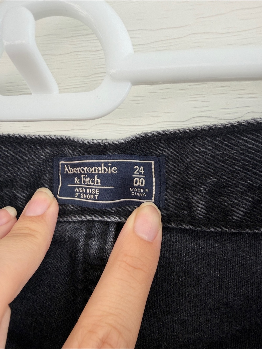 Abercrombie & Fitch Curve Love High Rise 9" Denim Shorts Black Wash Size 24/00 - Picture 2 of 11